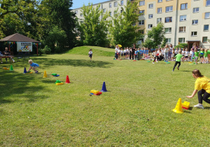zawodnicy podczas konkurencji "Zdun"