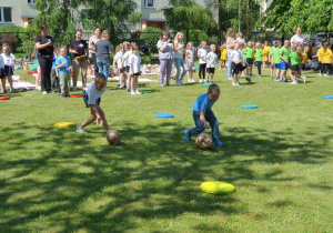 „Wyścig z motkiem przędzy” - konkurencja sportowa