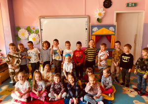 dzieci świętują urodziny Olusia