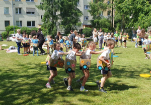 kartonowy wyścig