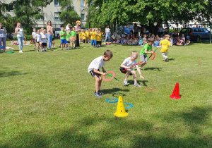konkurencja sportowa w ogrodzie przedszkolnym