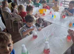 Eksperymenty z Suchym Lodem