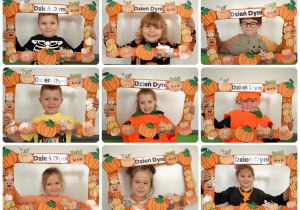 dzieci pozują do zdjęcia, w tle ramka do zdjęć z wizerunkiem dynią