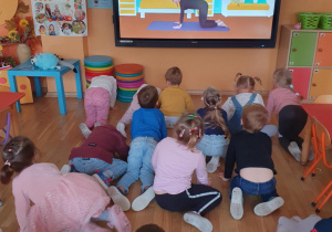 relaksacja przy tablicy multimedialnej