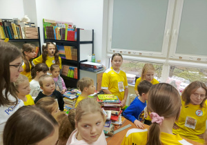 szukanie misia w bibliotece