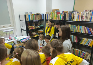 szukanie misia w bibliotece