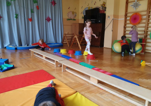 Ćwiczenia rozwijające zmysły i ruch.