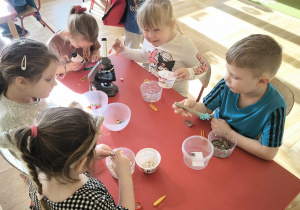 zabawy manipulacyjne