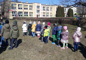 zabawy z Wiosną w ogrodzie przedszkolnym